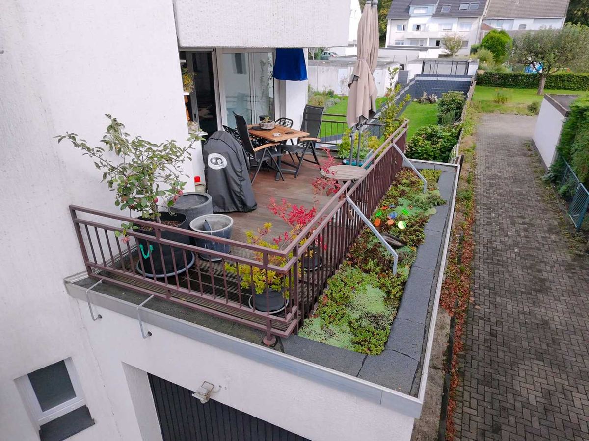 Begrünte Garage aus der Vogelperspektive